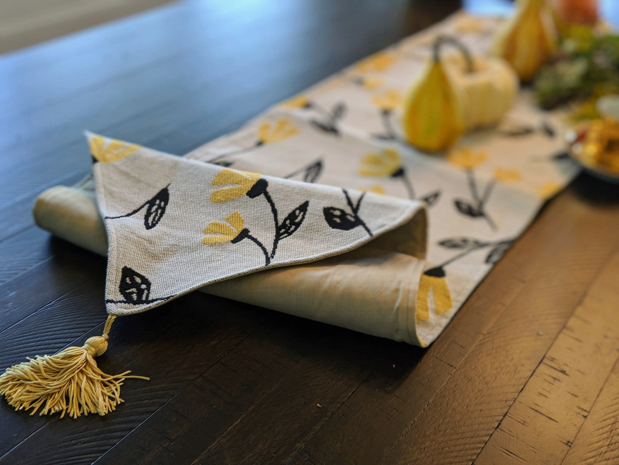 DaDa Bedding Yellow Fleur Floral Garden Woven Tapestry Dining Table Runner (18112)