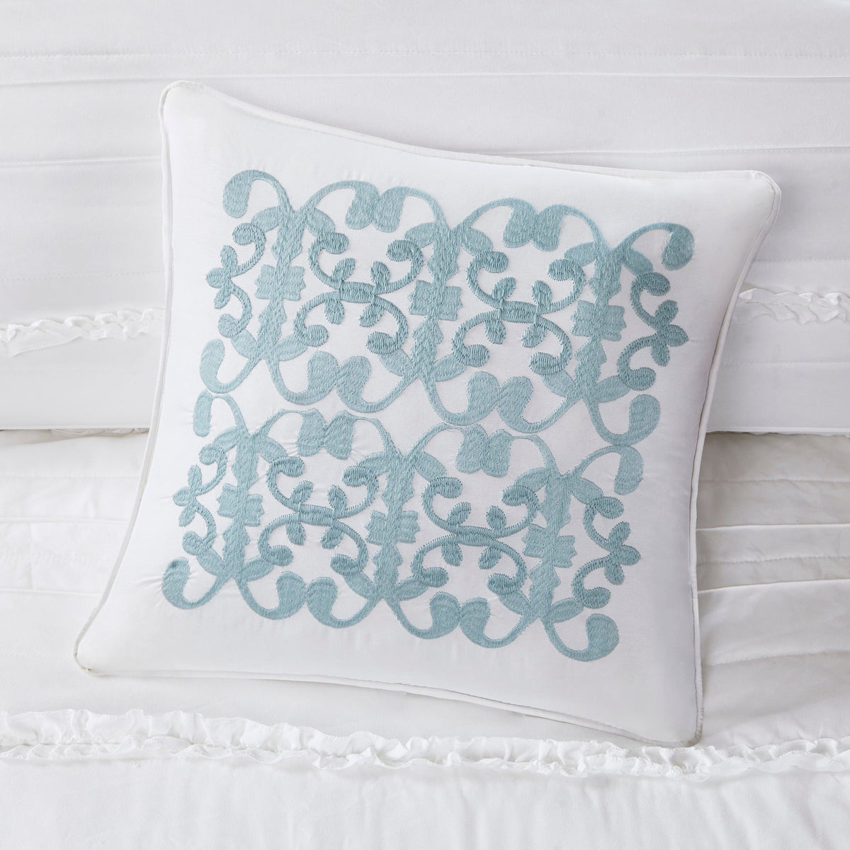 4 Piece Reversible Ruffle Quilt Set with Throw Pillow White King/Cal King