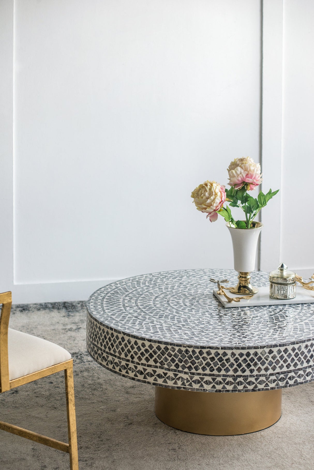 35x35x16' Unique Gray Black Ivory Capiz Coffee Table with Gold Pedestal Base