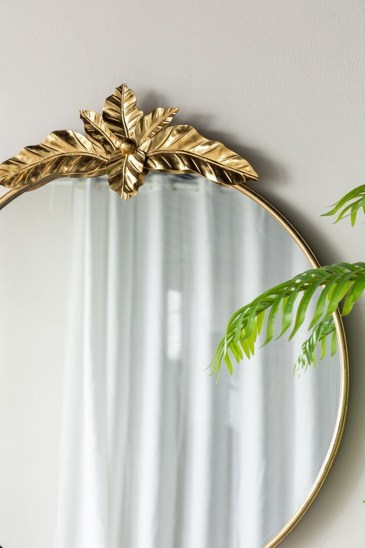 Large Round Wall Mirror With Metal Frame Circle Accent - Gold