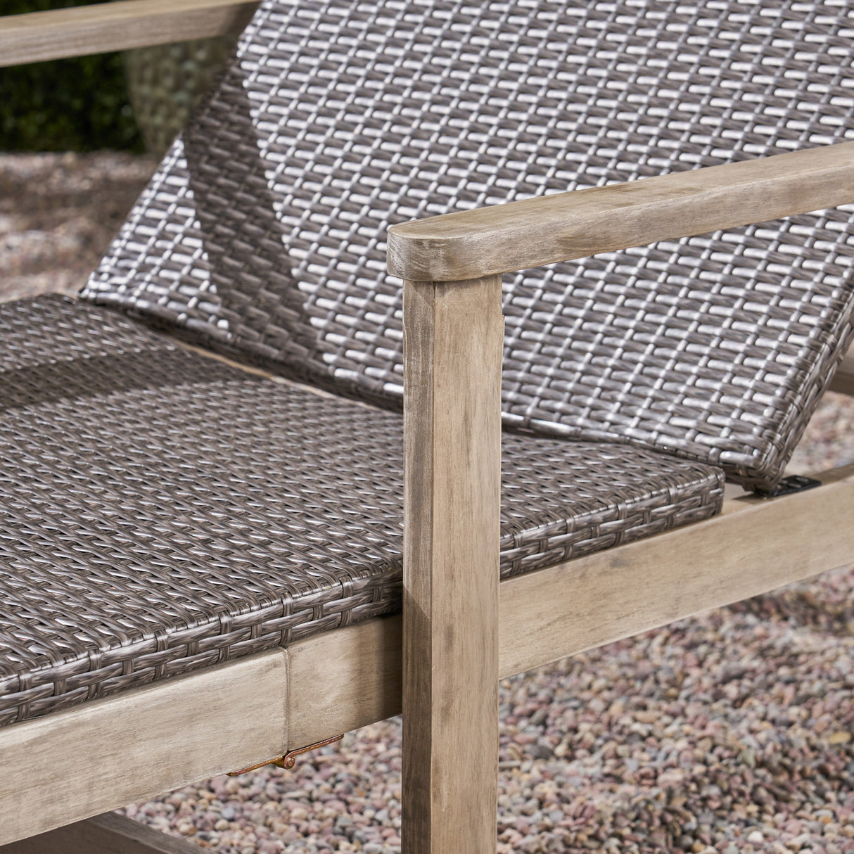 The Solgräns™ Adjustable Acacia Chaise Lounge