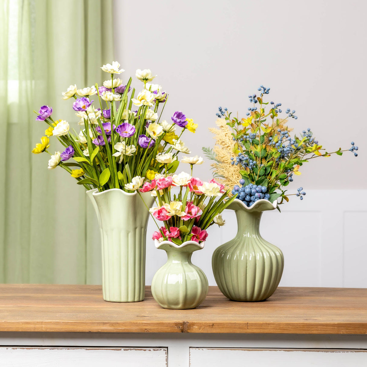 Scalloped Mini Vase (Set of 2)