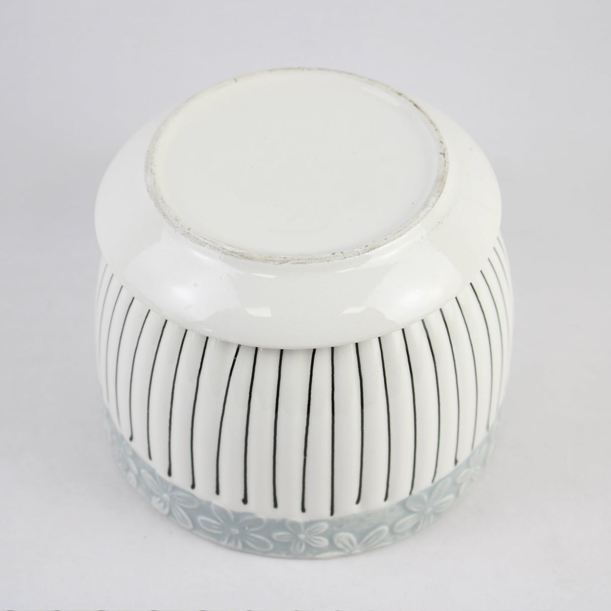 3-Piece Ceramic Planter Pot Set with Embossed Floral Rim and Saucers