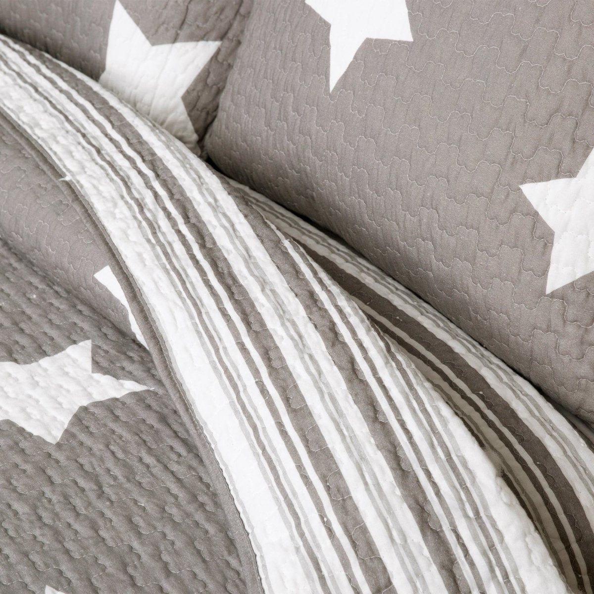 Star Reversible 3 Piece Quilt Set