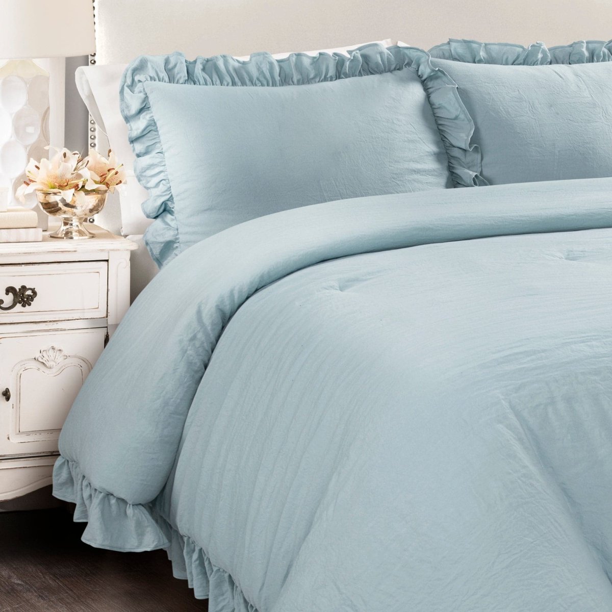 Reyna Comforter Set