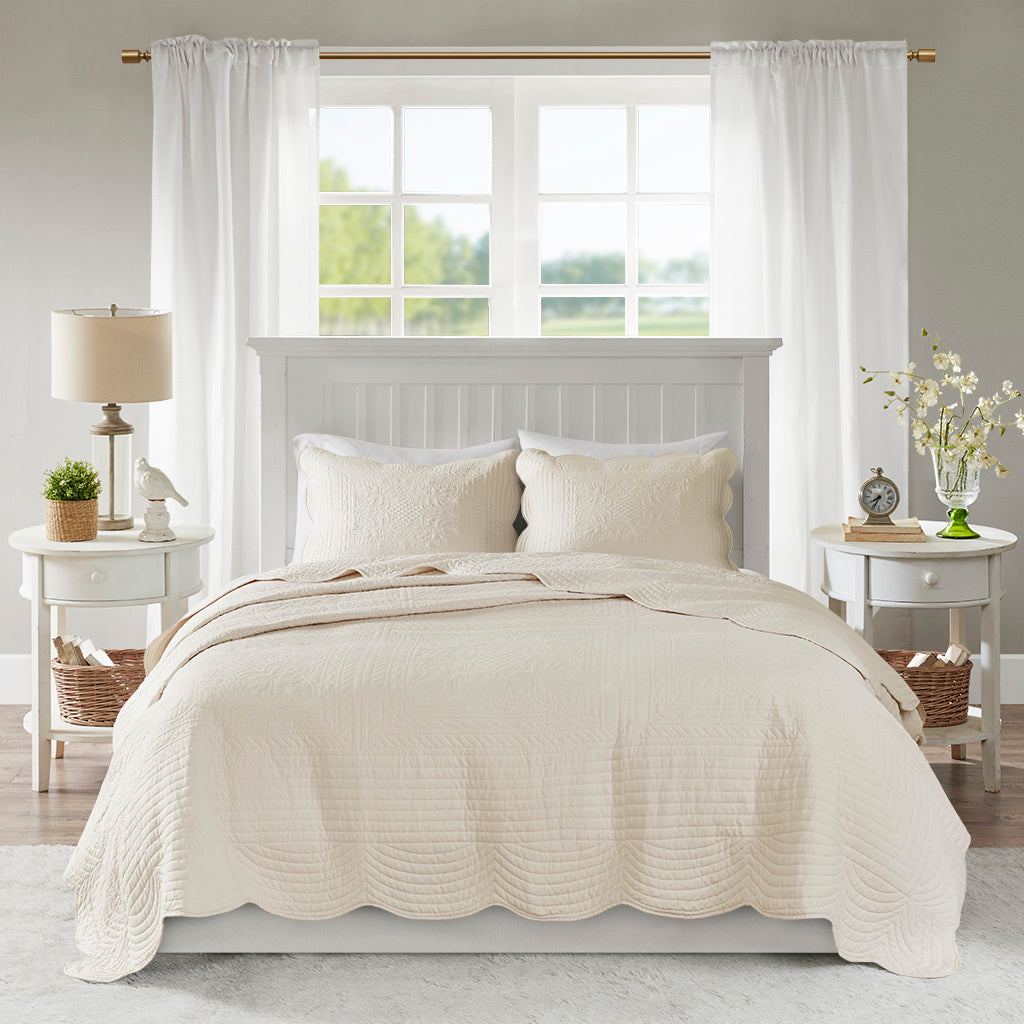 3 Piece Reversible Scalloped Edge Quilt Set Cream King/Cal King