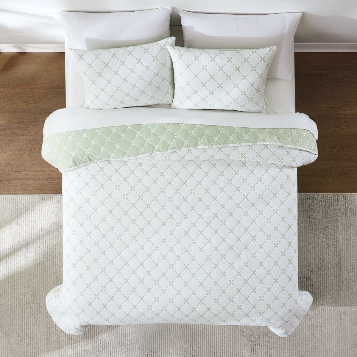 Diamond Leaf Jacquard Reversible Matelasse Coverlet Set