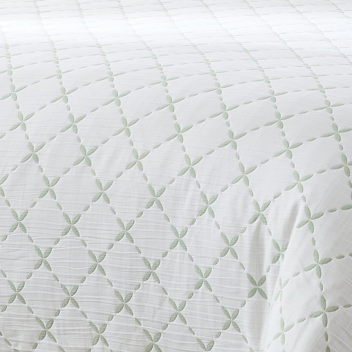 Diamond Leaf Jacquard Reversible Matelasse Coverlet Set