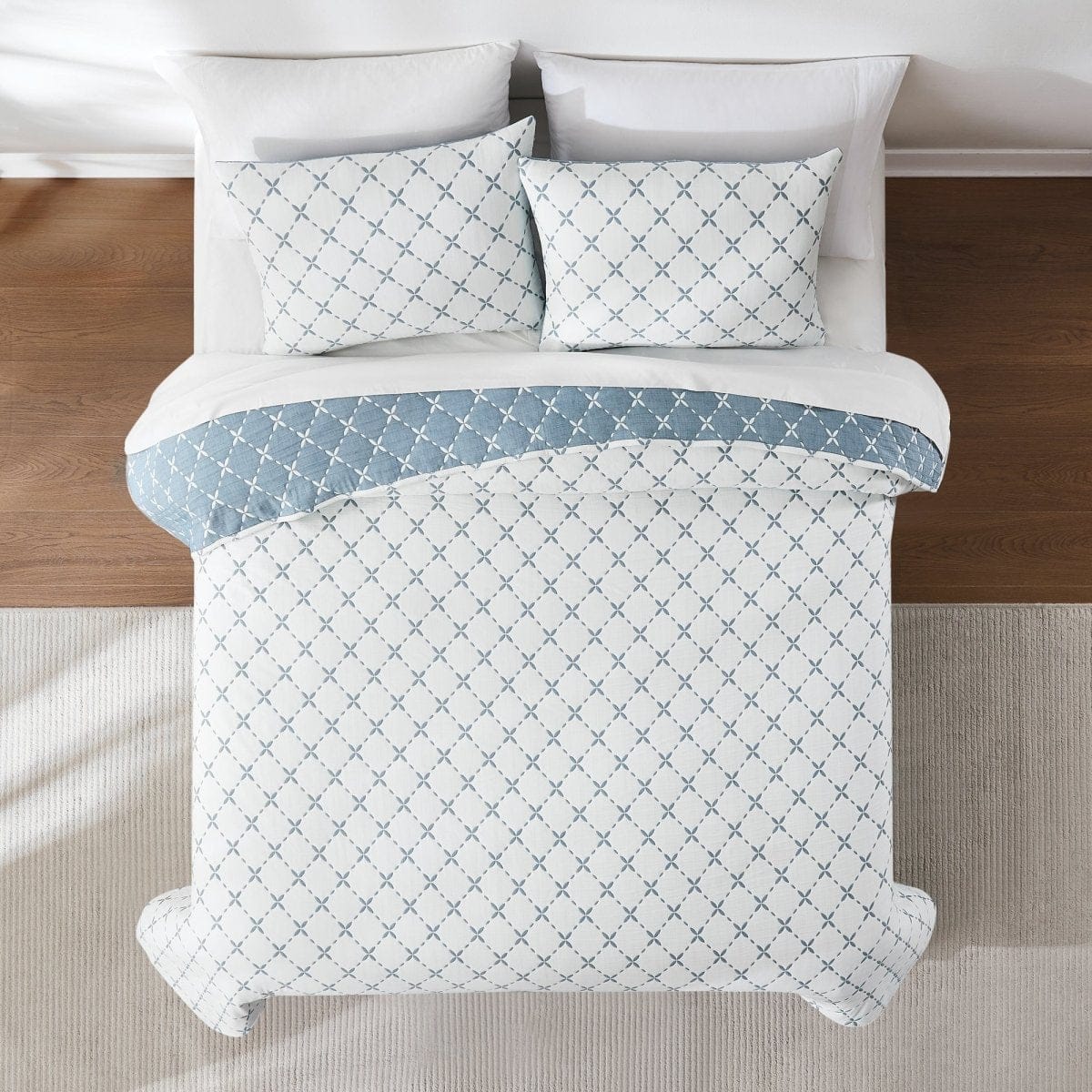 Diamond Leaf Jacquard Reversible Matelasse Coverlet Set