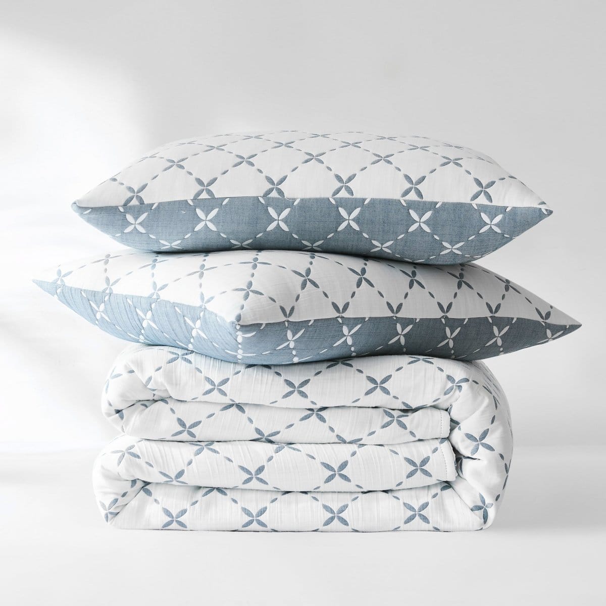 Diamond Leaf Jacquard Reversible Matelasse Coverlet Set