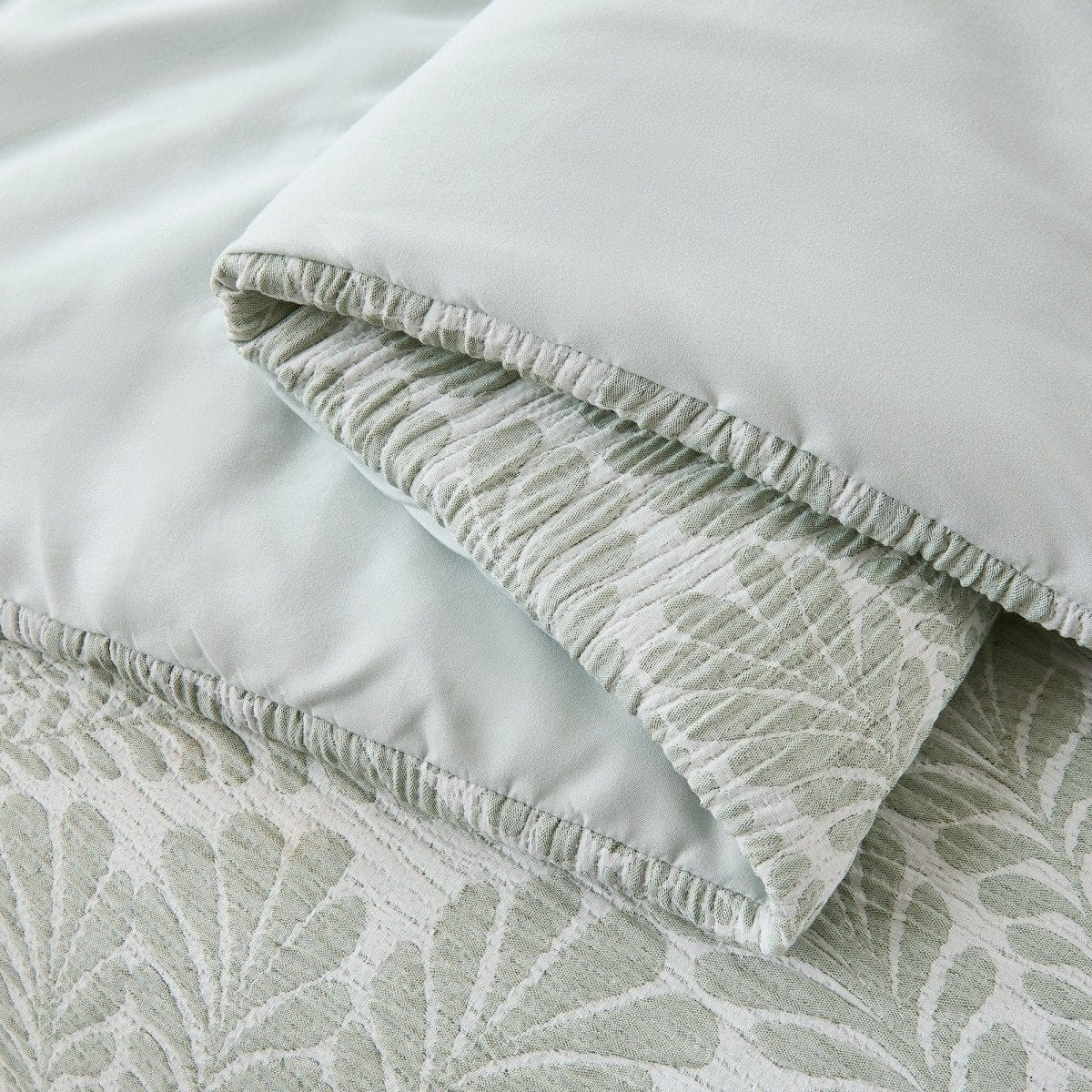 Willow Garden Restorative Gauze Jacquard Comforter Set