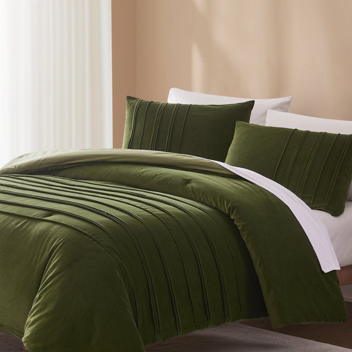 Pleated Groove Comforter Set