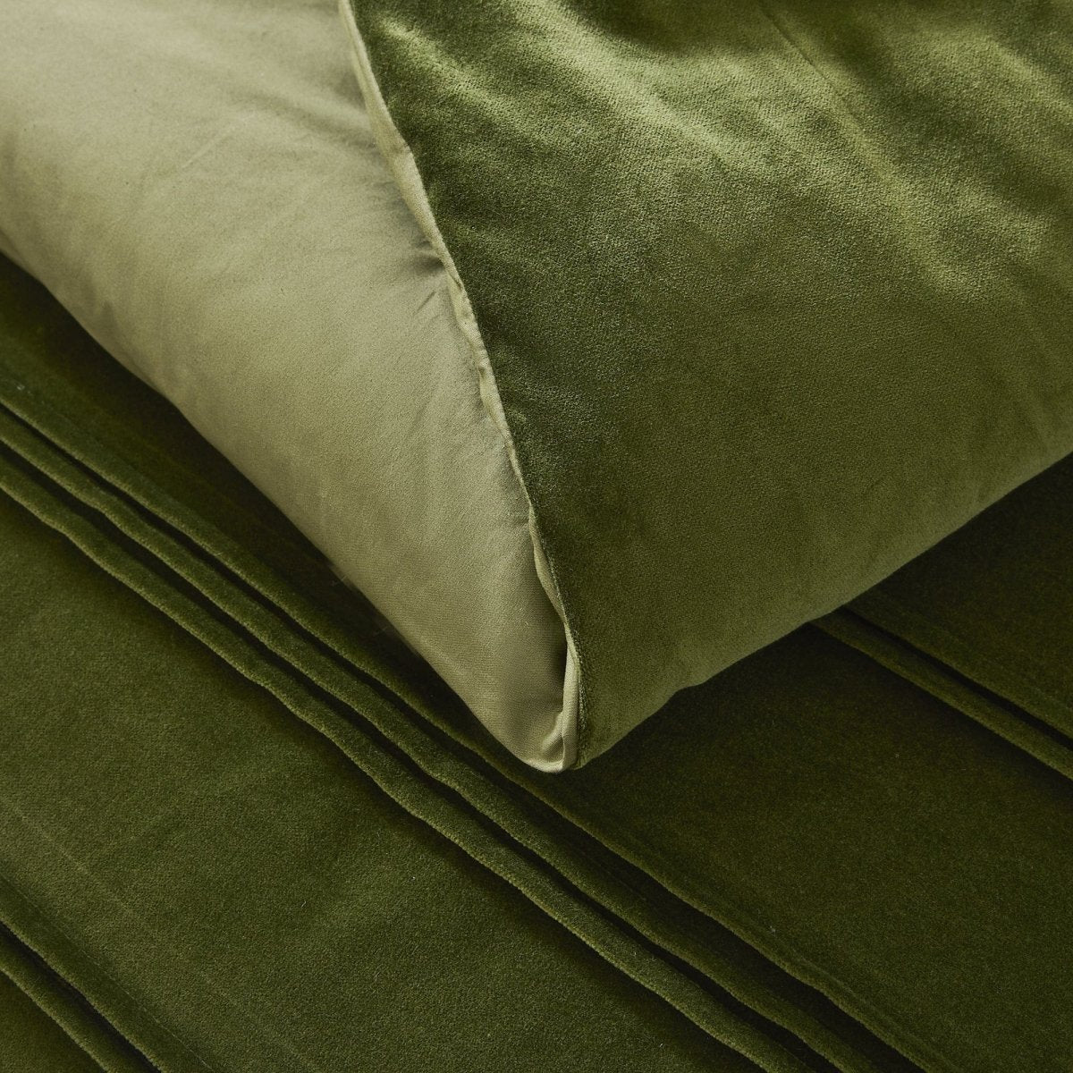 Pleated Groove Comforter Set