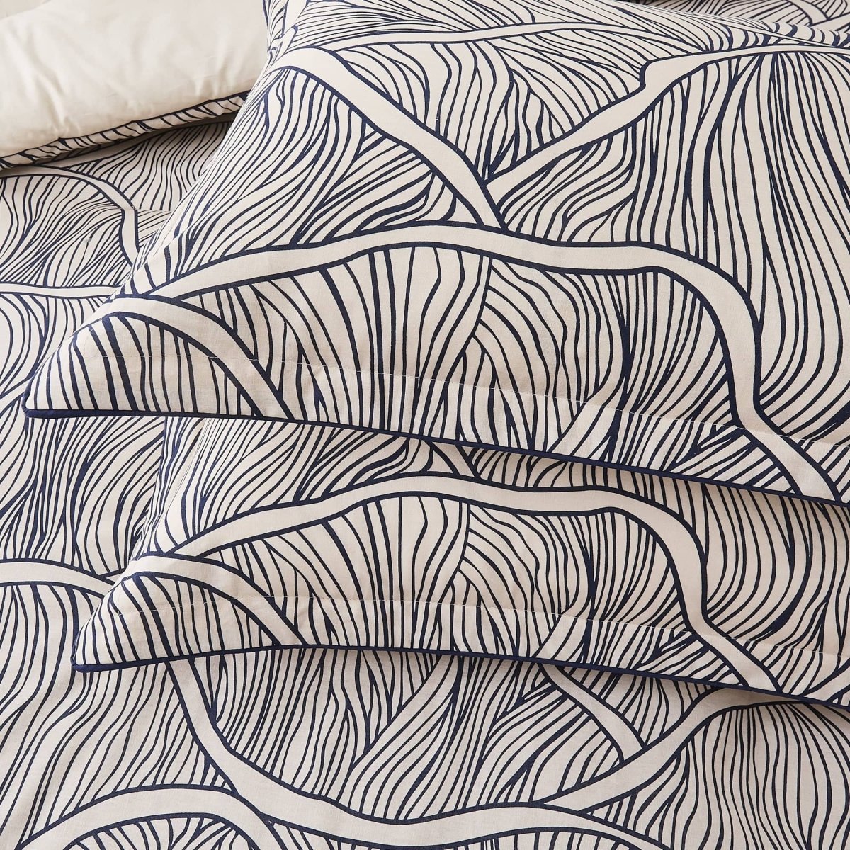 Umbra Bloom Comforter Set