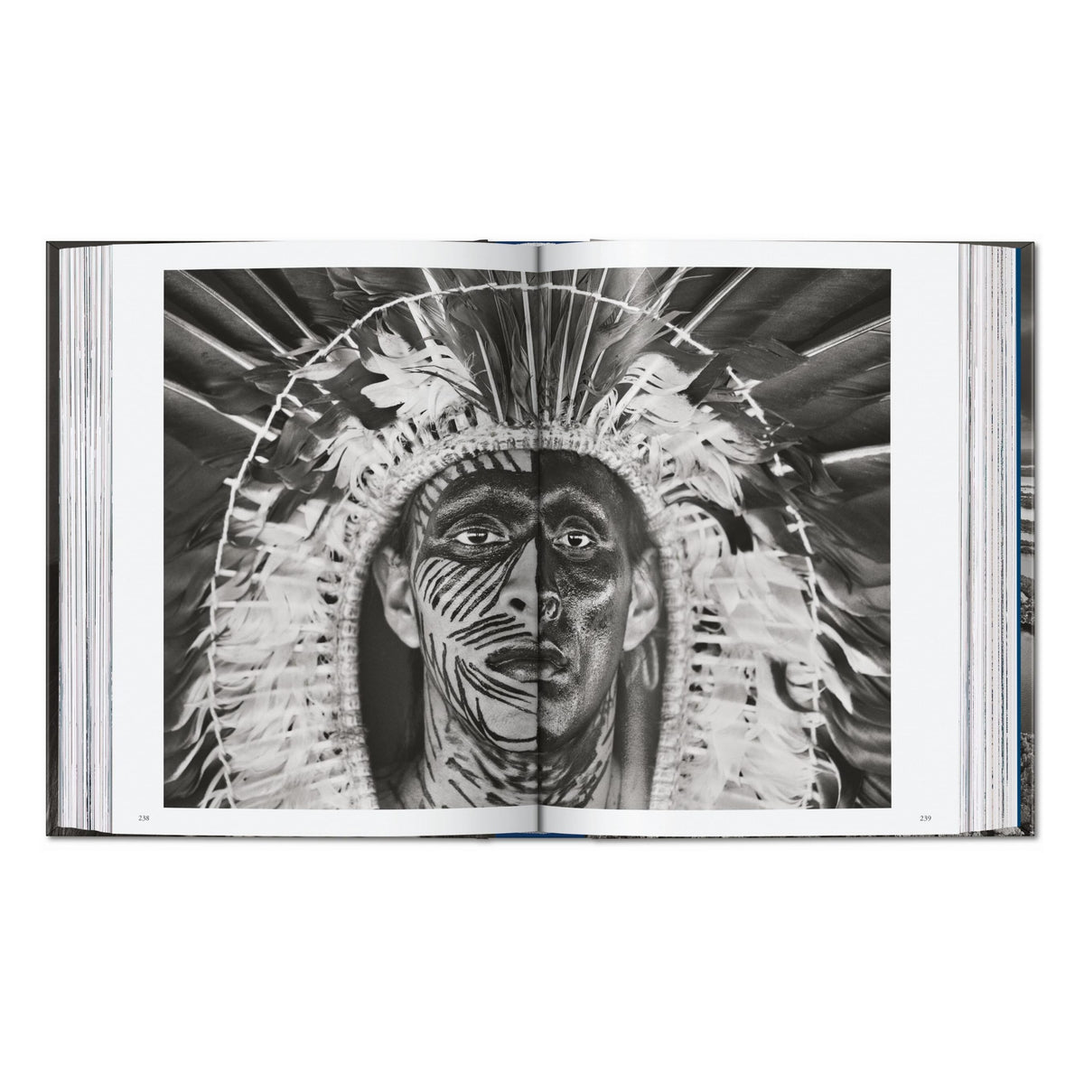 Sebastião Salgado. Amazônia. 45th Ed. (English)