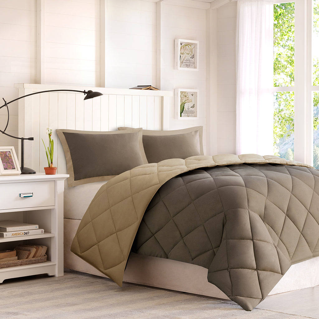 Full/Queen 3M Scotchgard Diamond Quilting Reversible Down Alternative Comforter Set