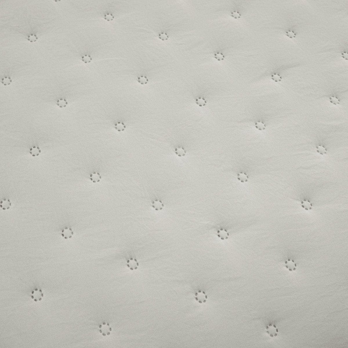 Reyna Ruffle Reversible Oversized 3 Piece Quilt Set