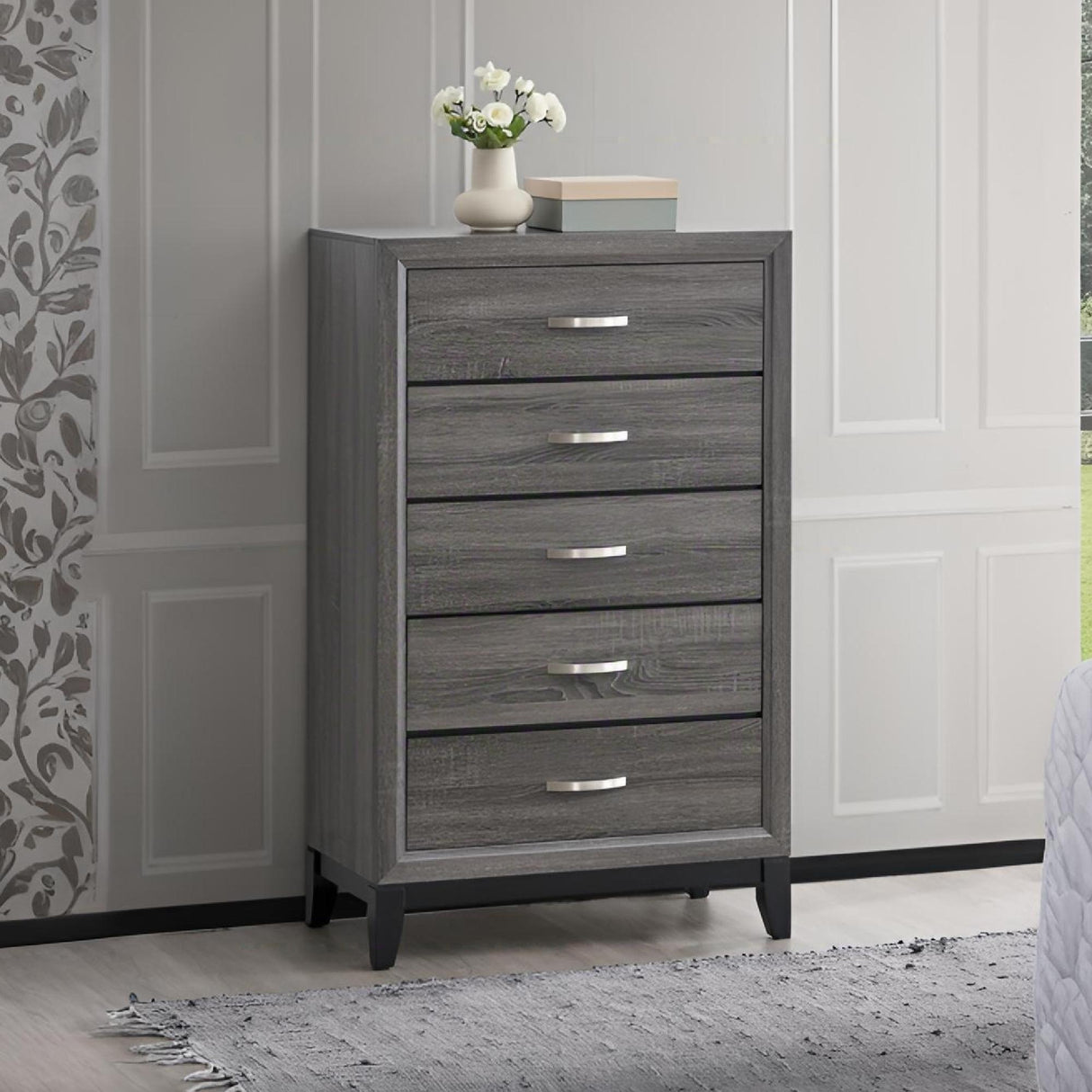 Glasgow - Chest With Ample Storage