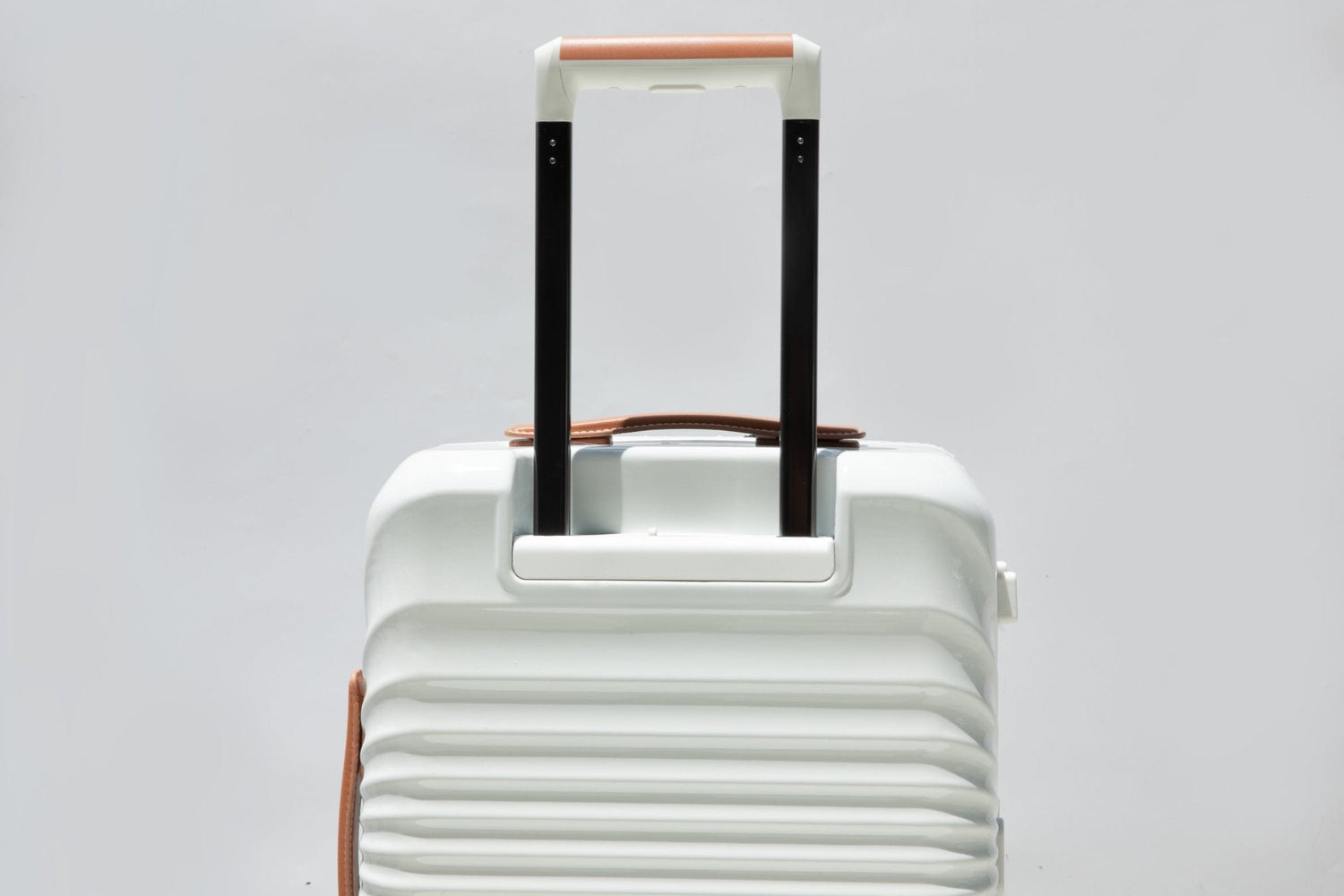24" Carry on Luggage Lightweight Suitcase TSA Lock USB Port Expandable