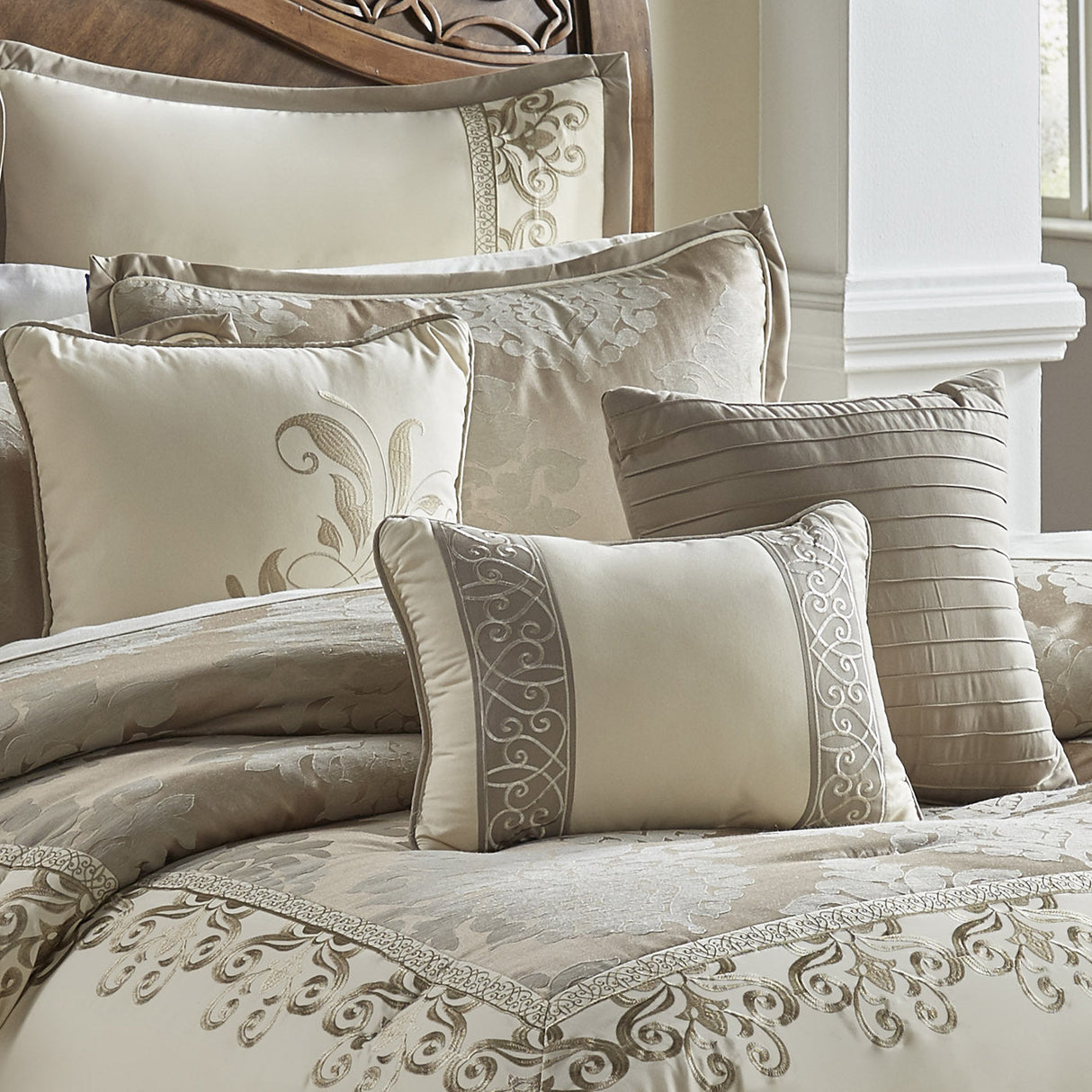 Hillcrest 9-Pc Ivory Damask Jacquard Comforter Ensemble
