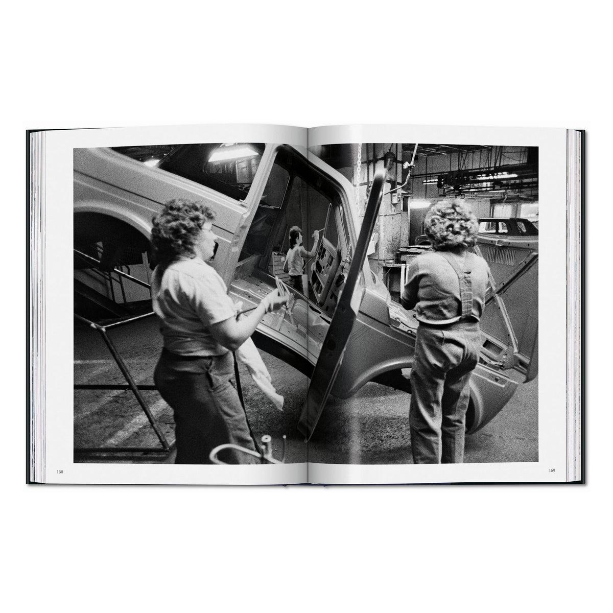 Sebastião Salgado. Workers. An Archaeology of the Industrial Age (English)