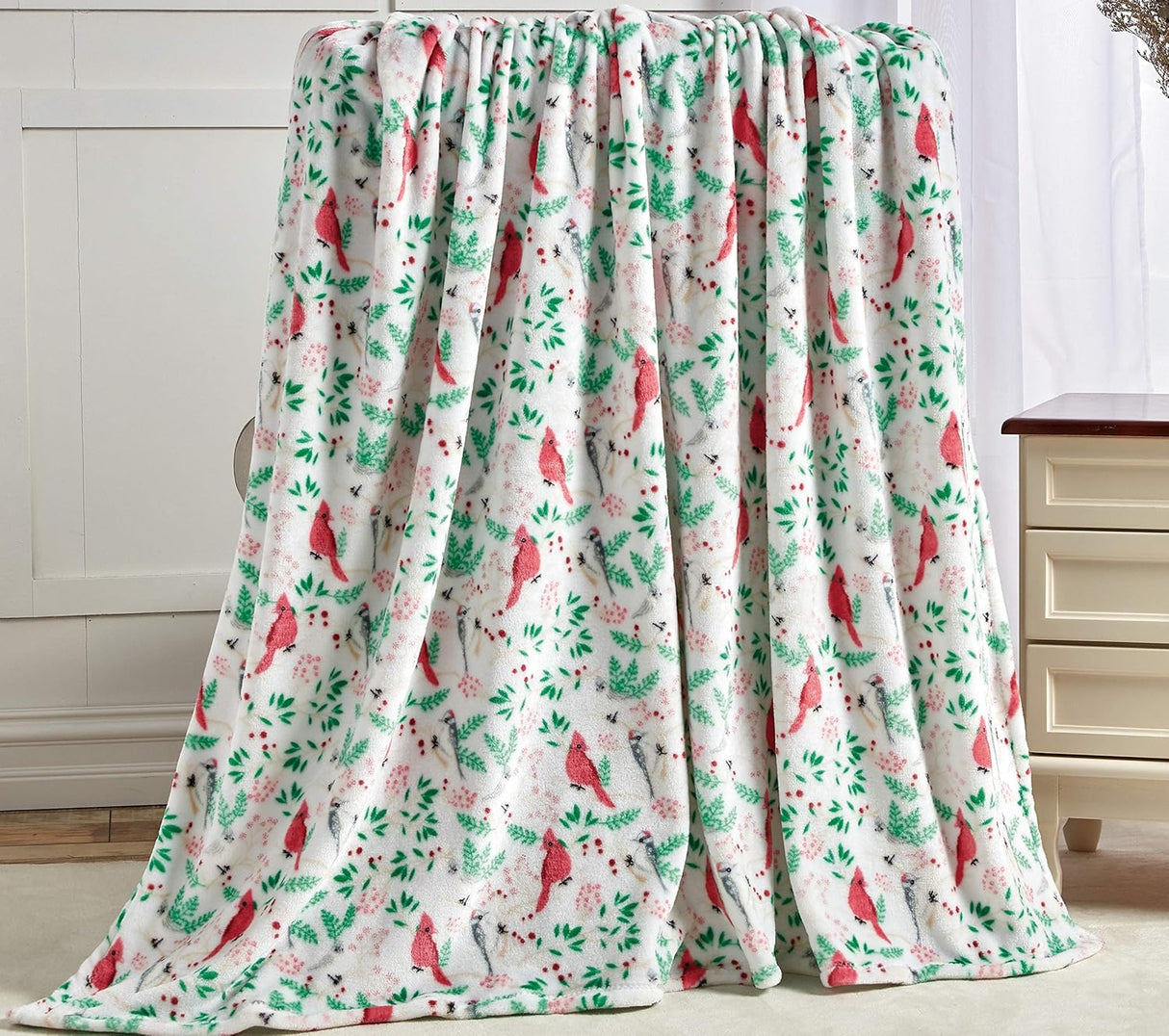 Soft Fleece Throw Blanket 50x60 – Lightweight Cozy Bed Couch Sofa Blanket for All Seasons