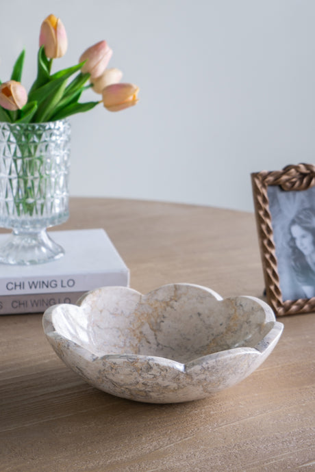 10x3'-Cream-Marble-Bowl-with-Scalloped-Design-and-Subtle-Gold-Detailing-Decorative-Bowls