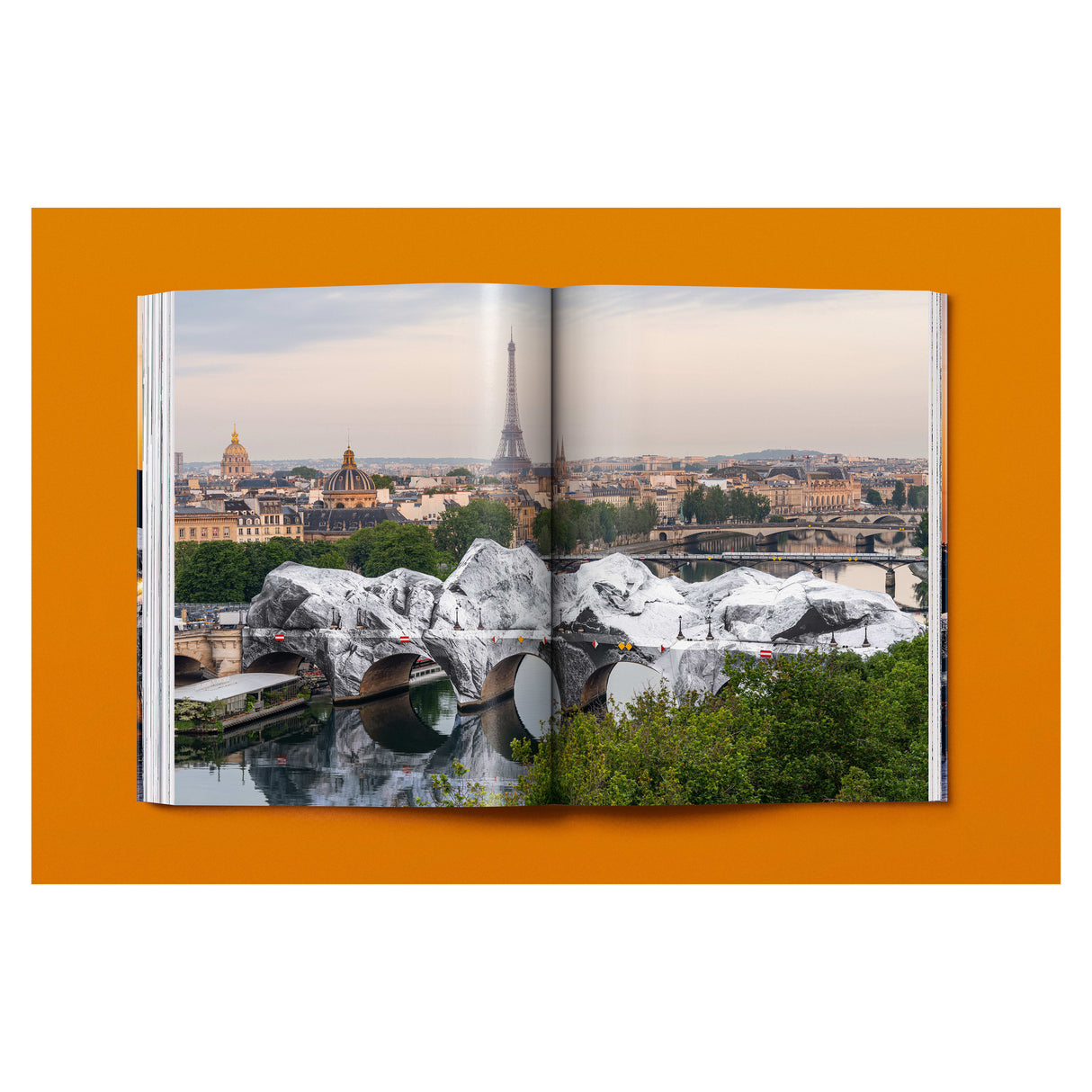 JR. La Caverne du Pont Neuf (French, English)