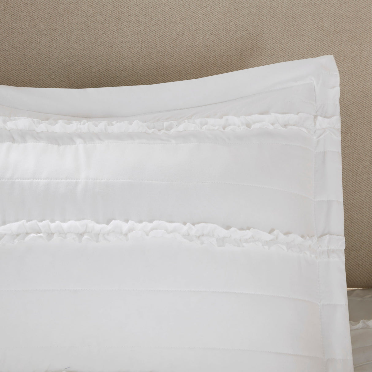 5 Piece Microfiber Ruffled Comforter Set White Cal King