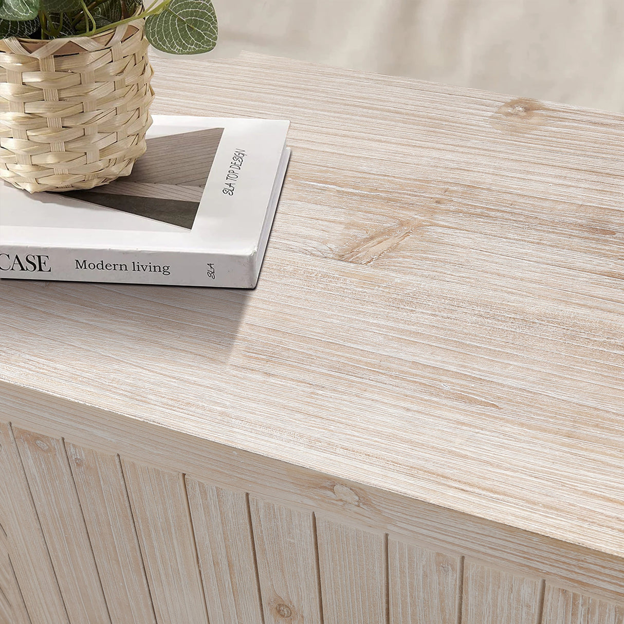 Amulette 4-Door Sideboard with Curved Edge and Adjustable Shelves