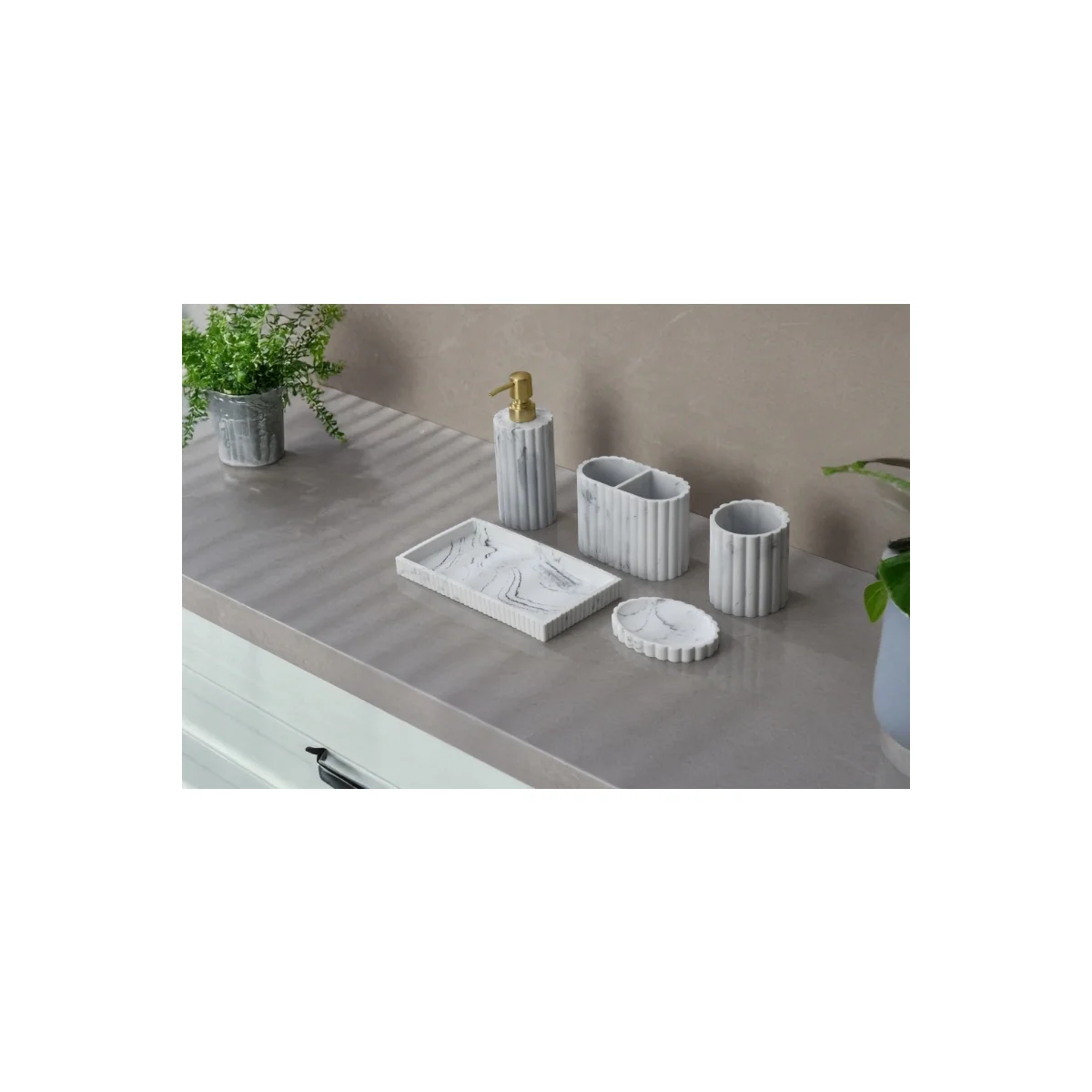 8-Piece Resin Bathroom Accessories Set