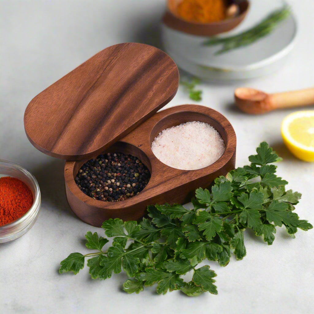 Salt-&-Pepper-Pinch-Pot-w/-Cover-Tabletop