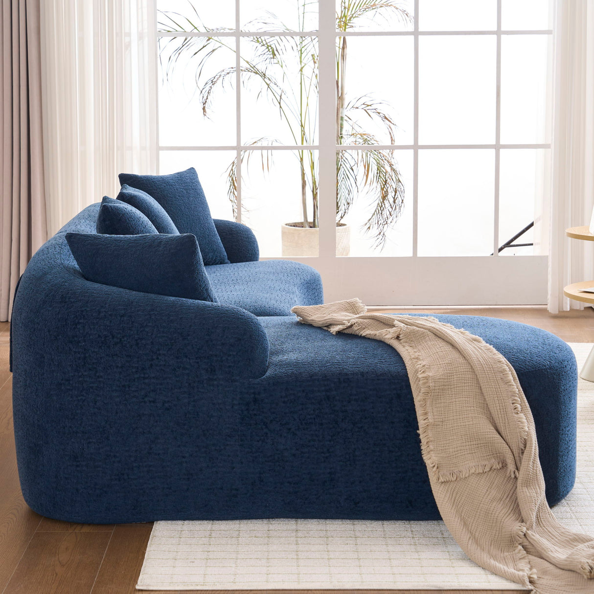 Combined Sofa With 4 Pillows