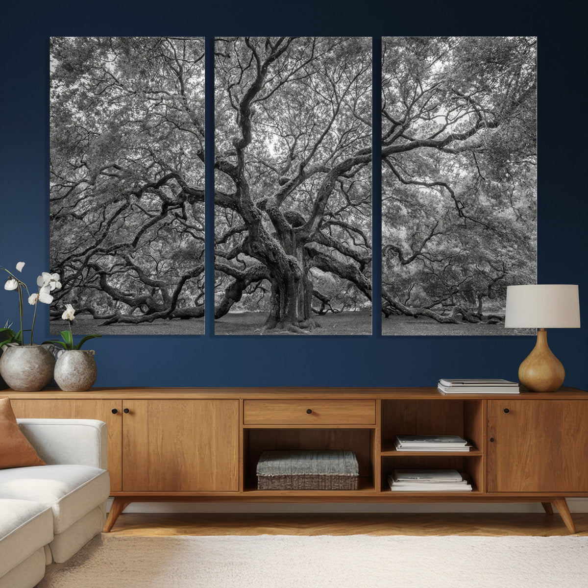 Majestic Angel Oak Tree Black and White Canvas Print – Multi