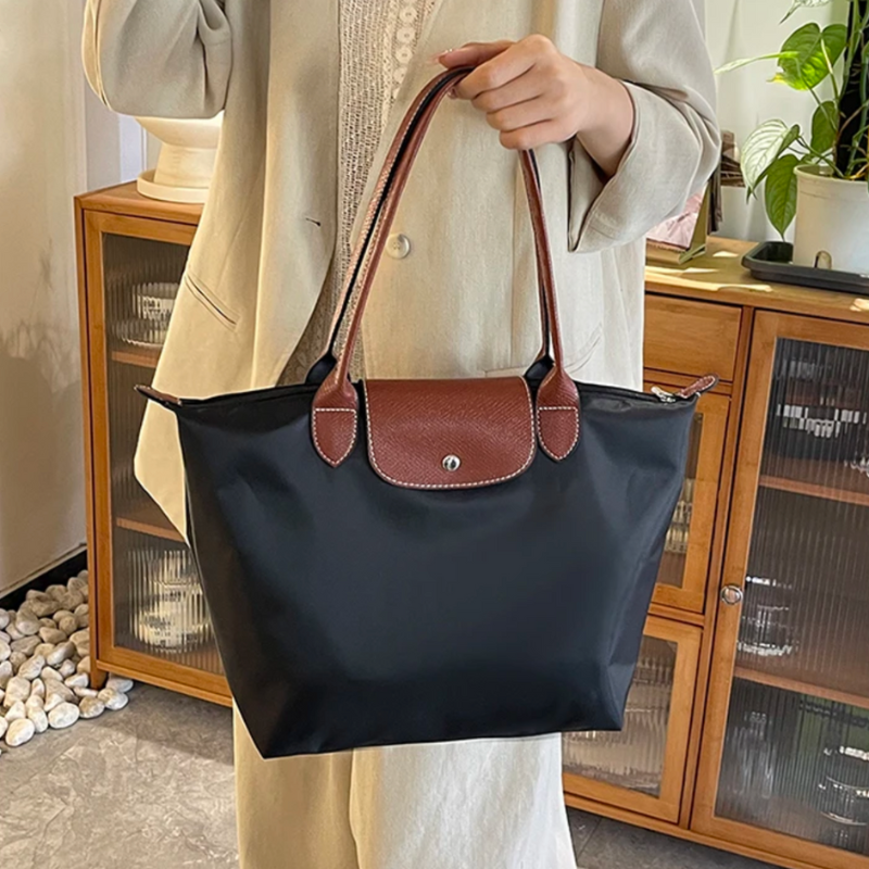 Large Classic Shoulder Handbag
