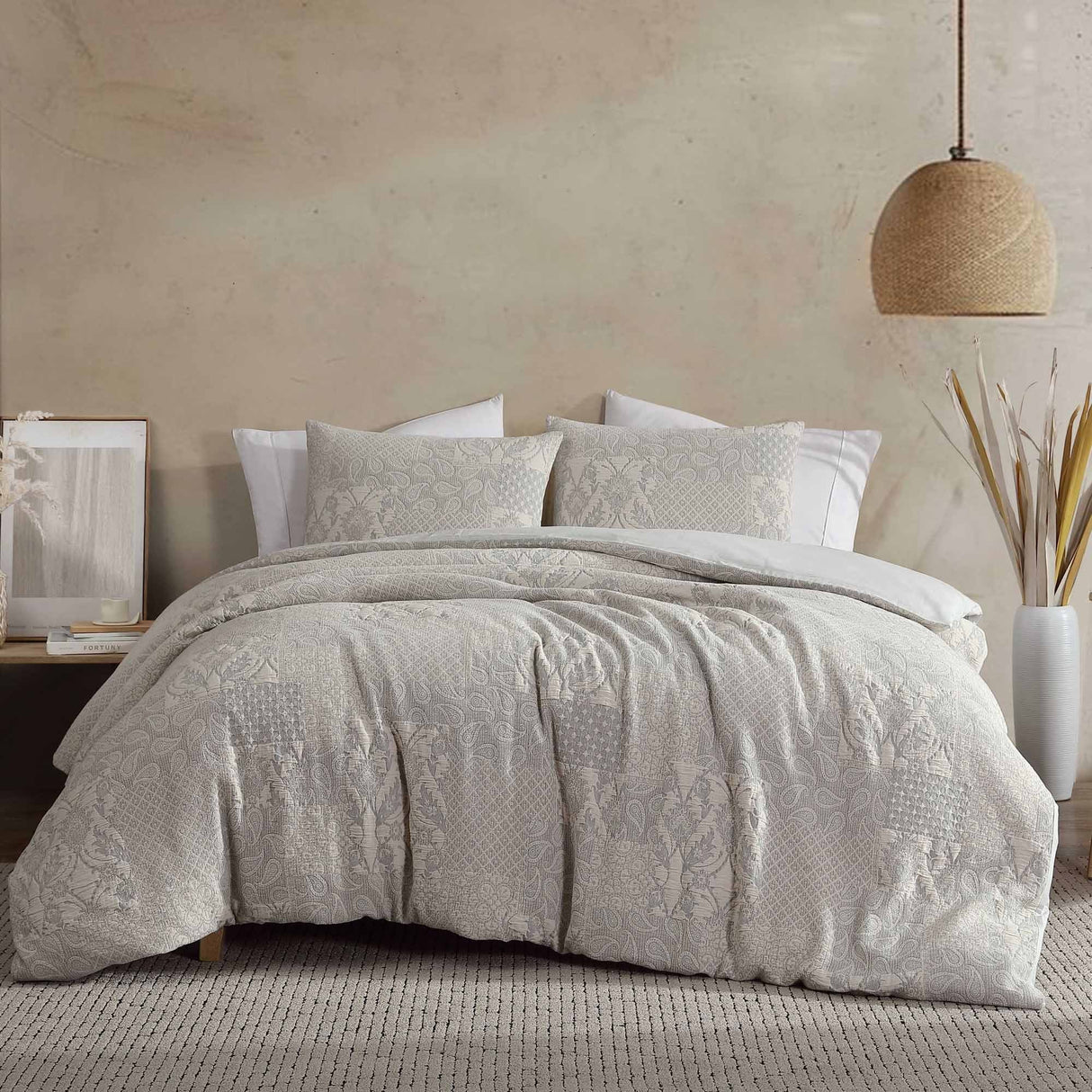 Paisley 3 Piece Ivory Cotton Matelassé Comforter Set
