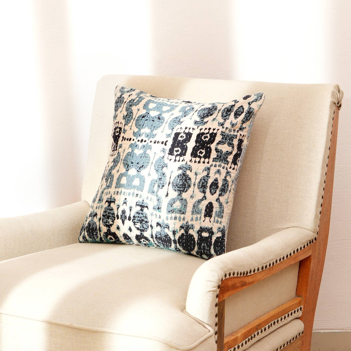 Decorative-Dual-Side-Printed-Throw-Pillow-with-Kantha-Embriodery-18X18'-