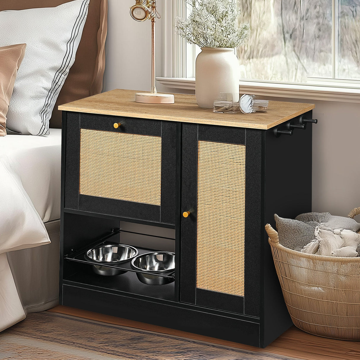 Feeding Station with 2 Lockers and Elevated Bowls Black