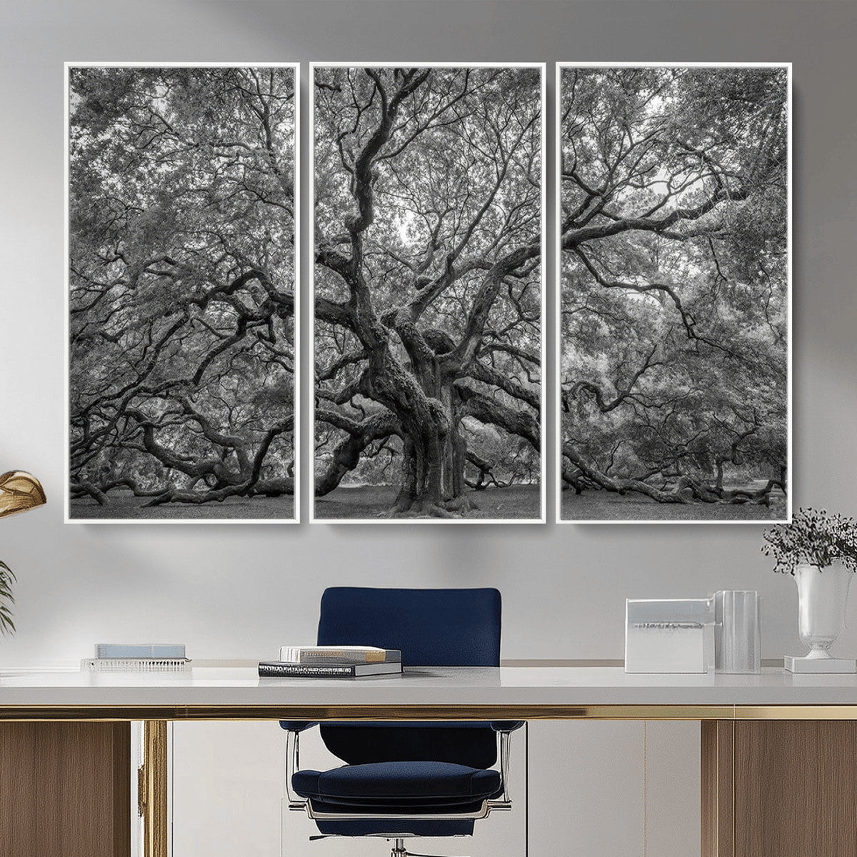 Majestic Angel Oak Tree Black and White Canvas Print – Multi