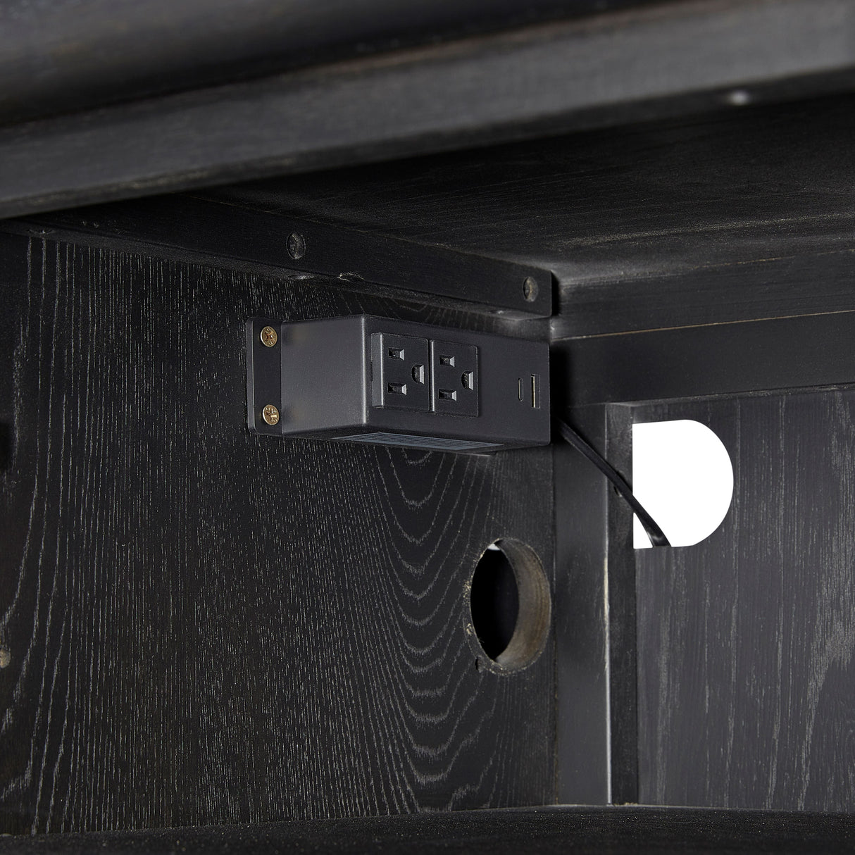 Peppercorn Serving Table