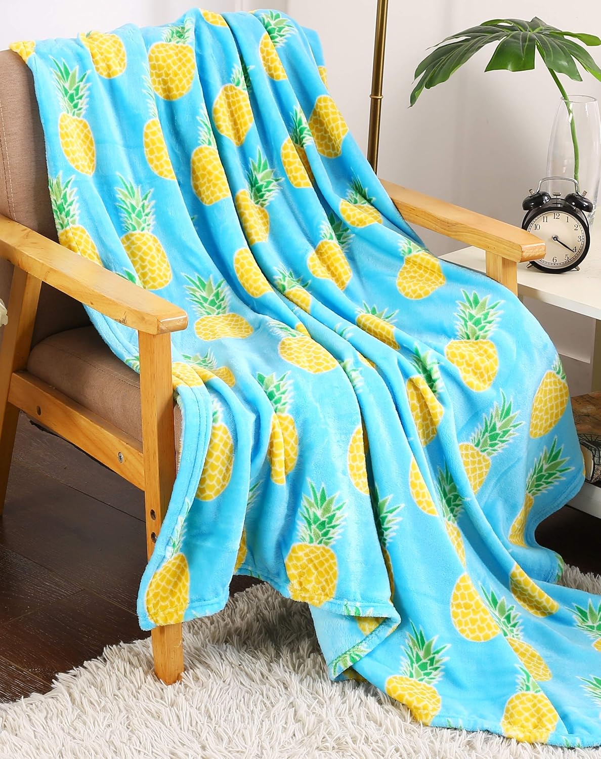 Soft Fleece Throw Blanket 50x60 – Lightweight Cozy Bed Couch Sofa Blanket for All Seasons