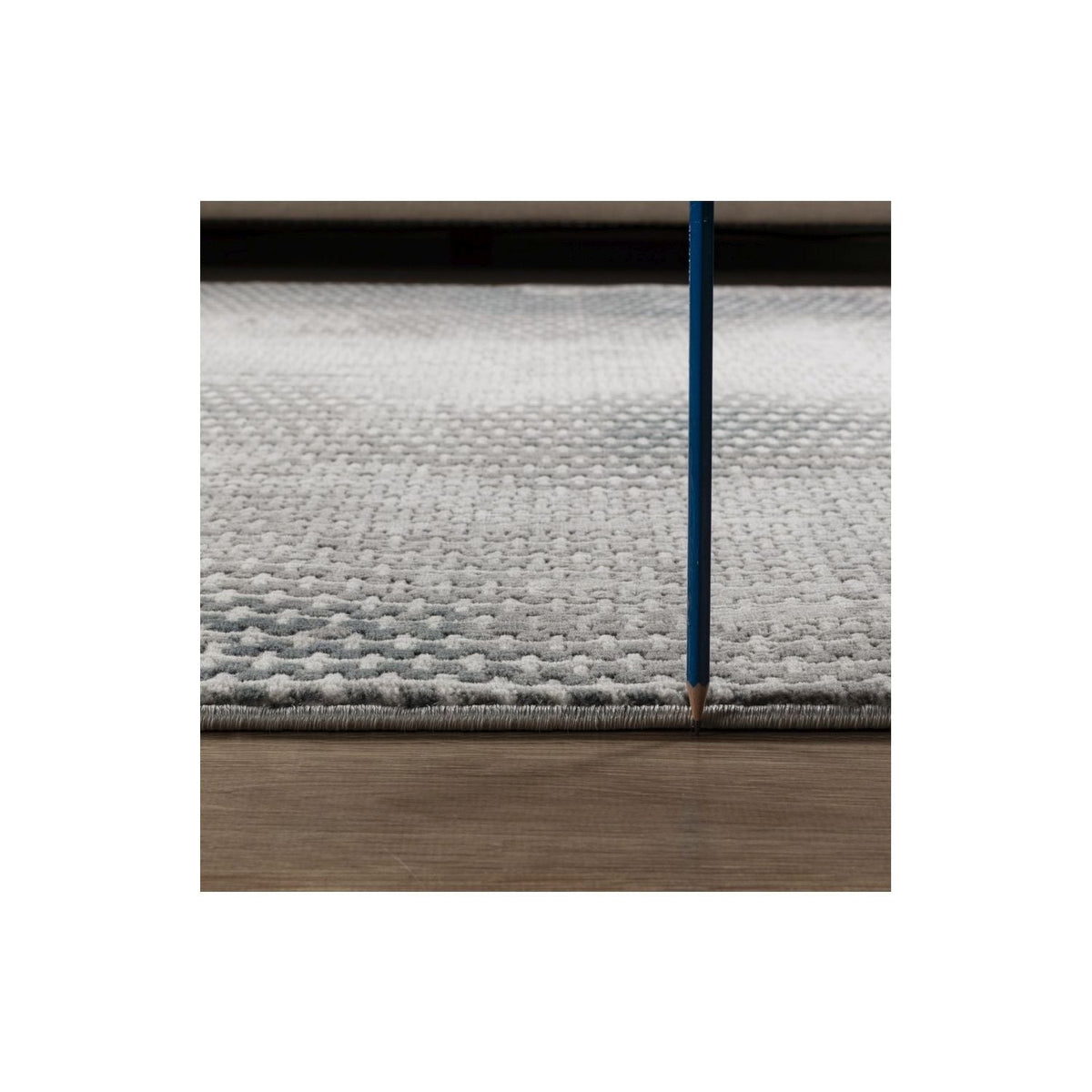 Geometric 3D Effect Area Rug with Ultra-Soft Pile – Ivory / Gray