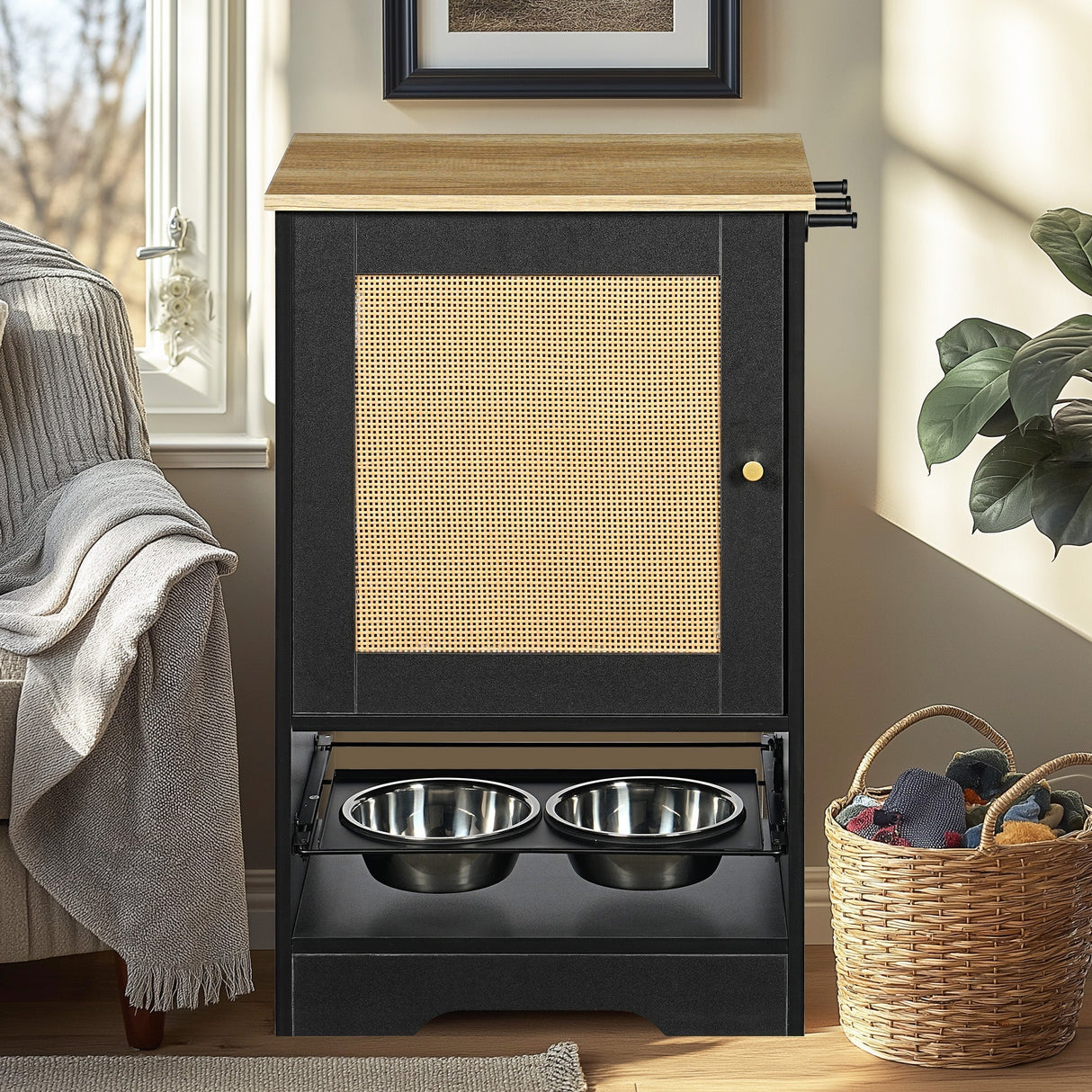 Feeding Station with 1 Storage Cabinet Black