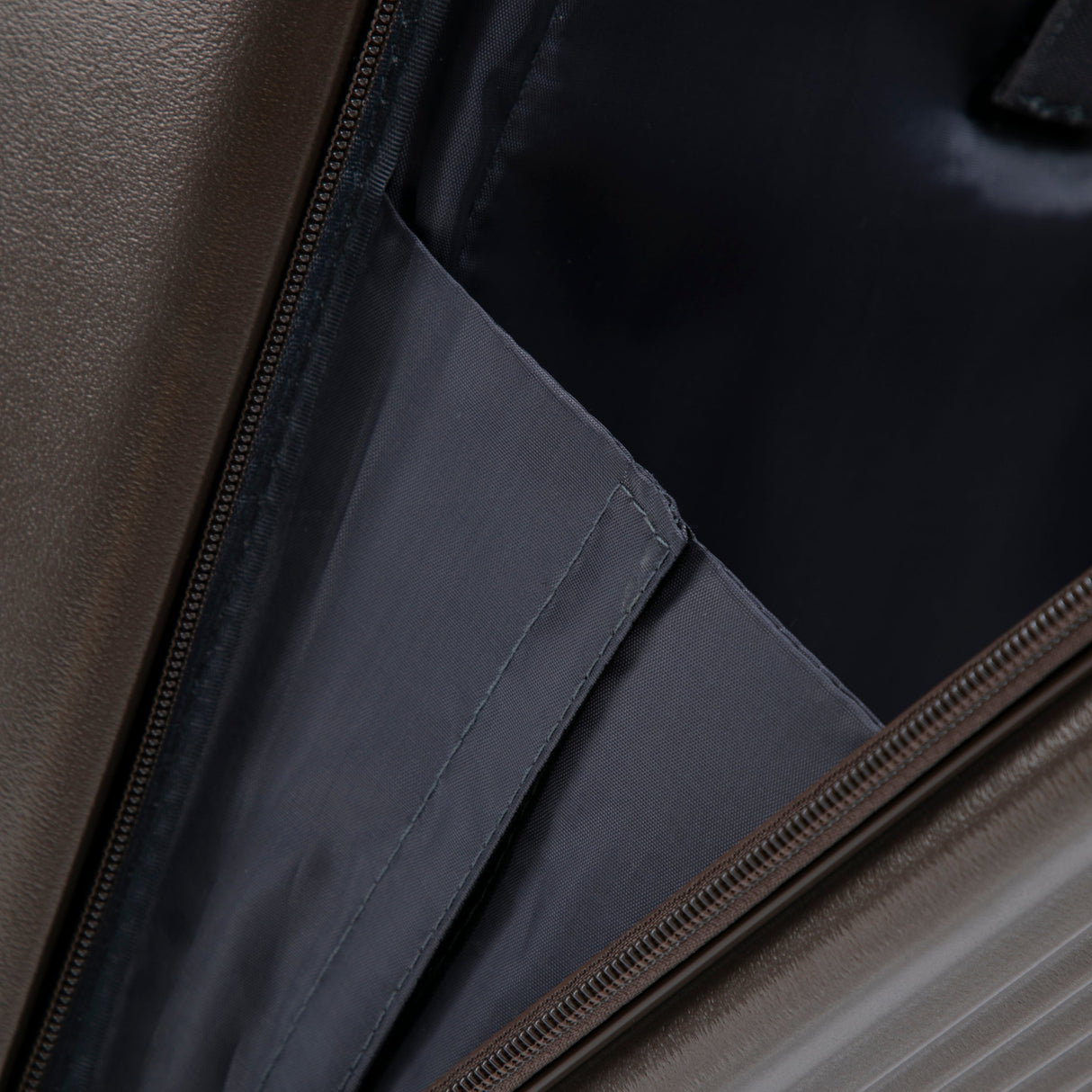 14' & 20' ABS Spinner Wheel Luggage Set with Cosmetic Case