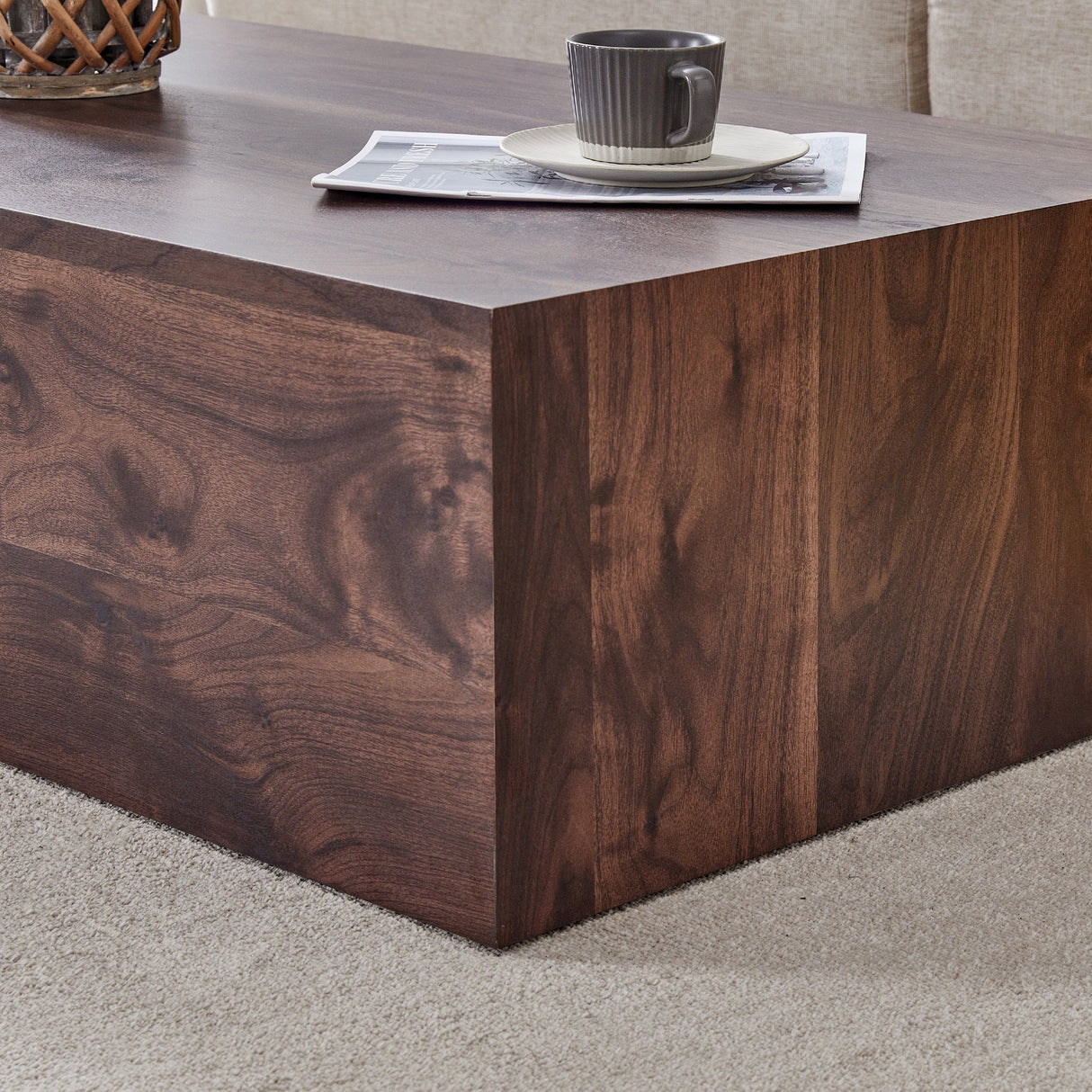 Luxurious Walnut Wood Grain MDF Coffee Table