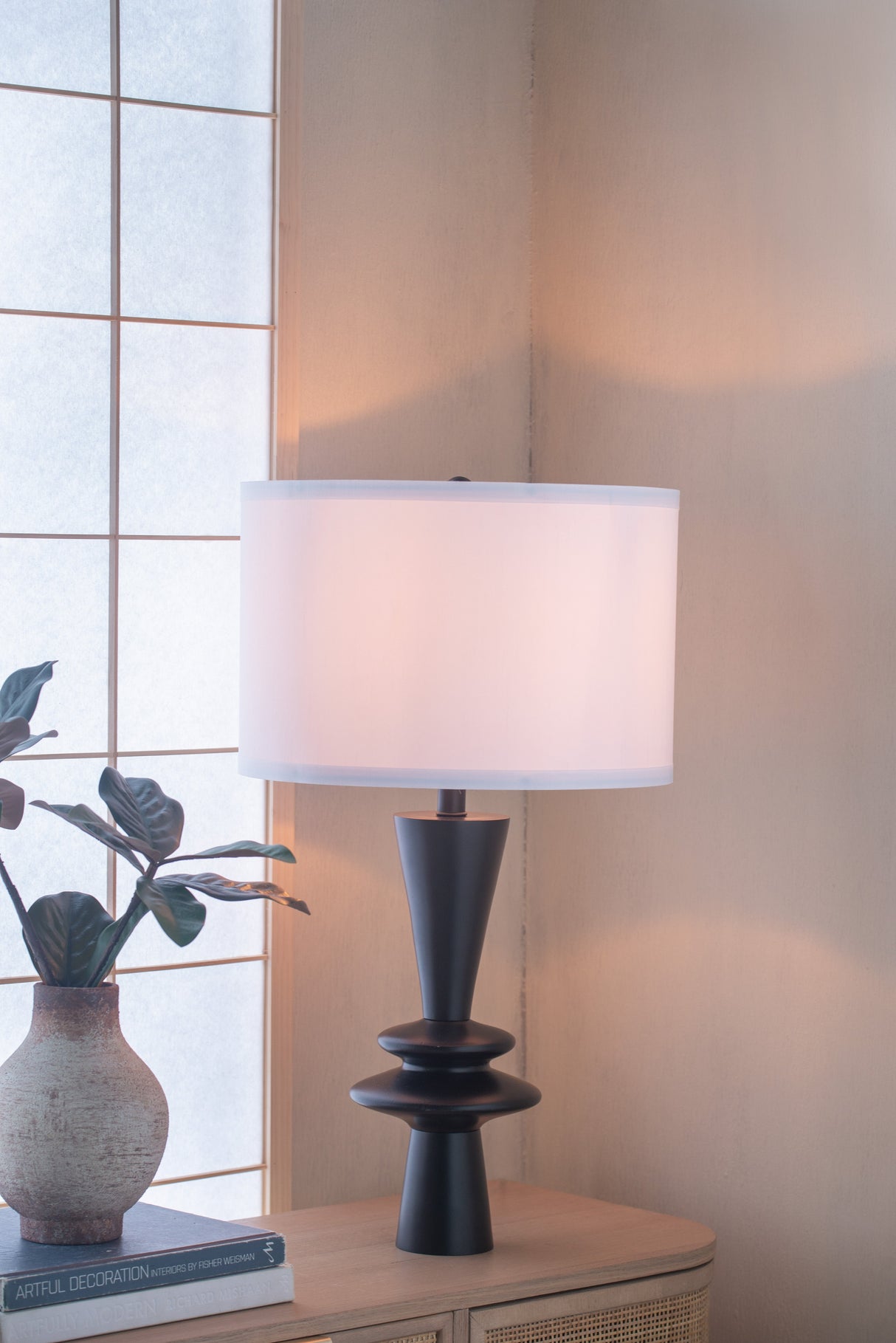 D15x26.7" Table Lamp