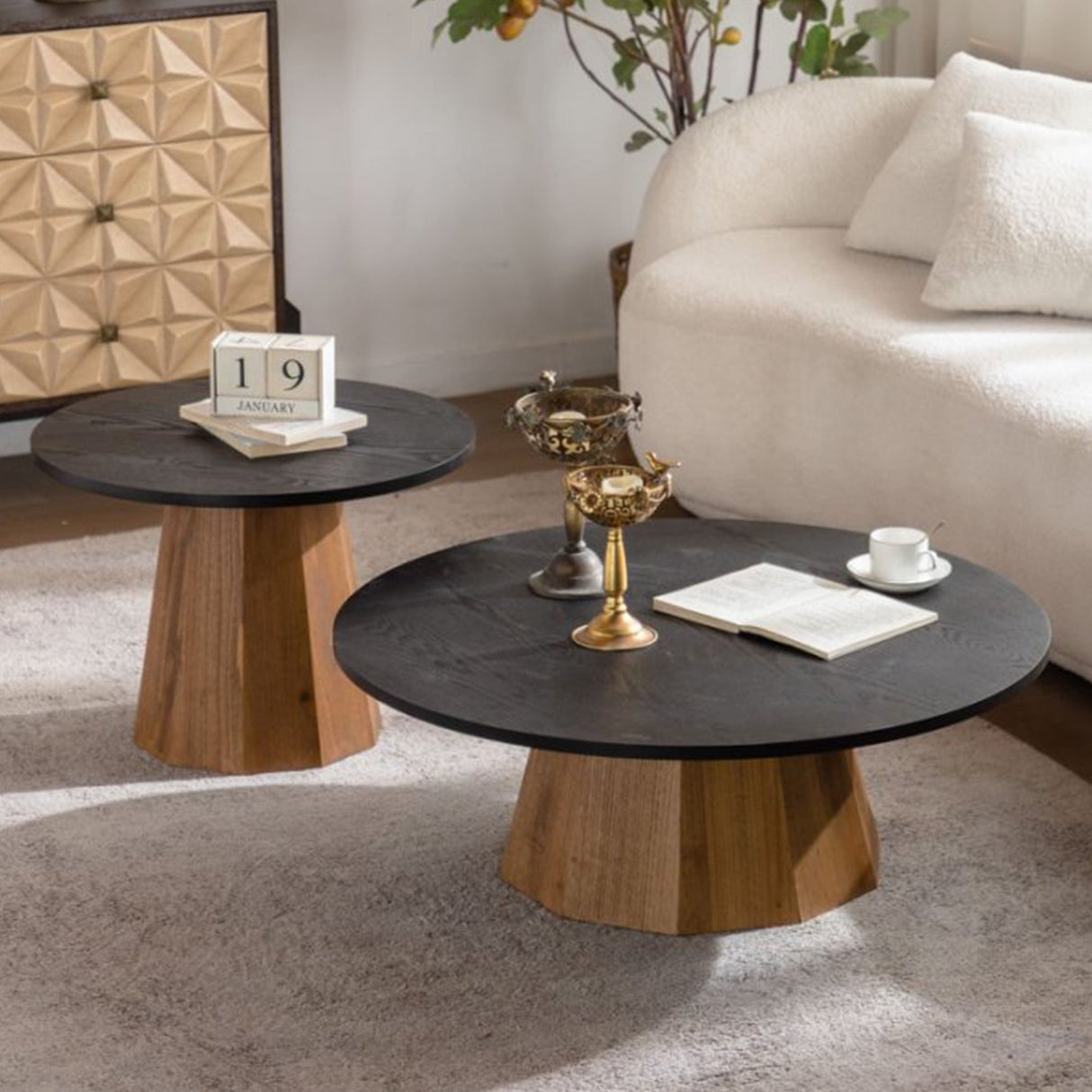 Round Coffee Table - Sturdy Pedestal Wooden Tea Table for Living Room
