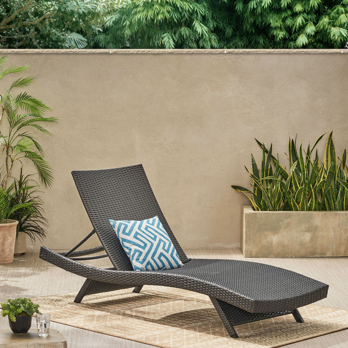 Salem - Chaise Lounge