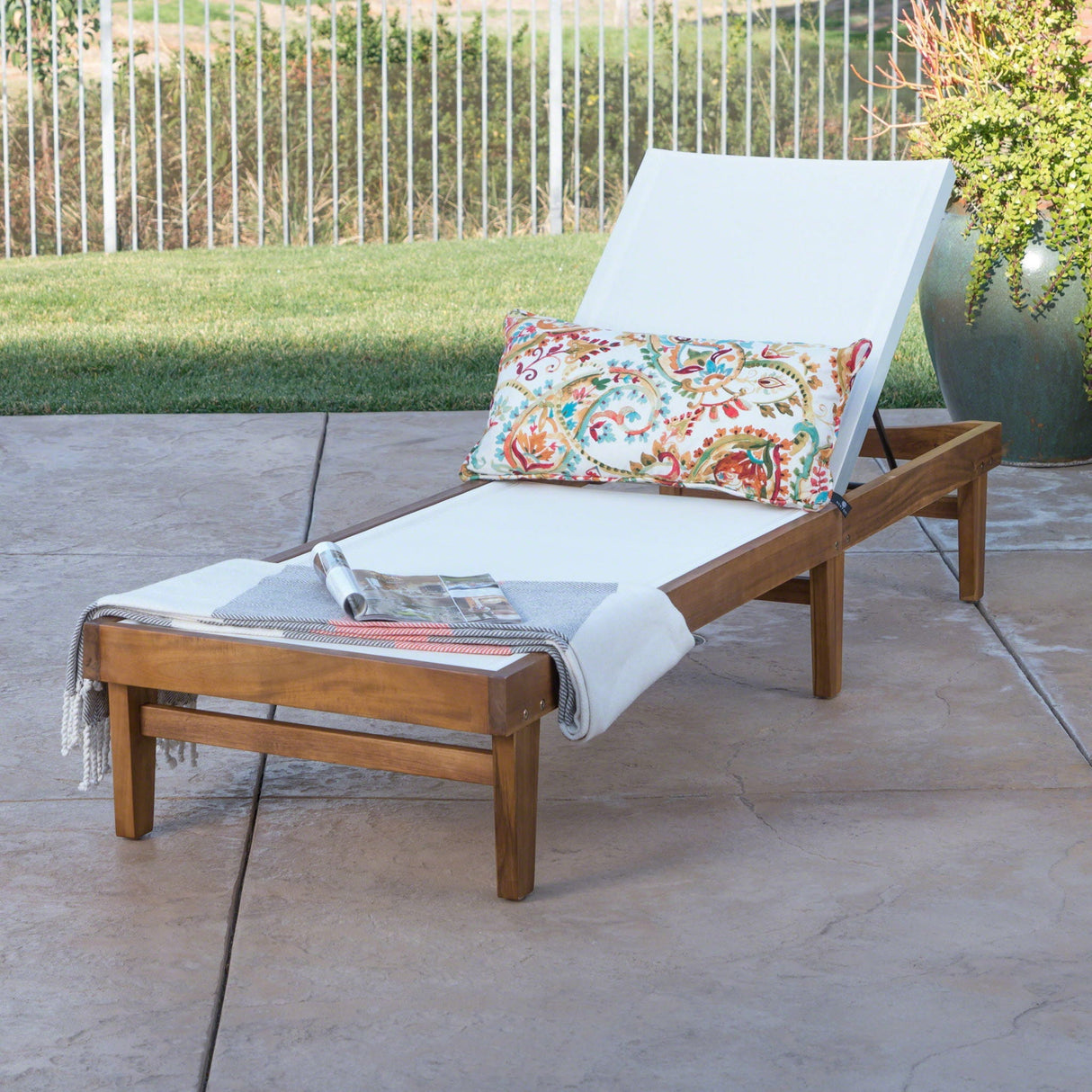 Outdoor Chaise Lounge with Acacia Wood Frame - White Teak