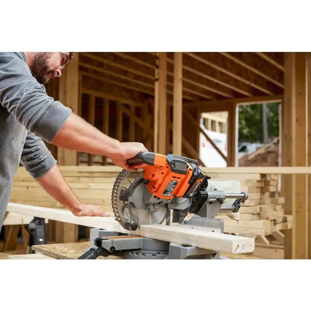 Open Box - RIDGID 18V 6.0 Ah and 4.0 Ah MAX Output Lithium-Ion Batteries and Charger Kit with Bag